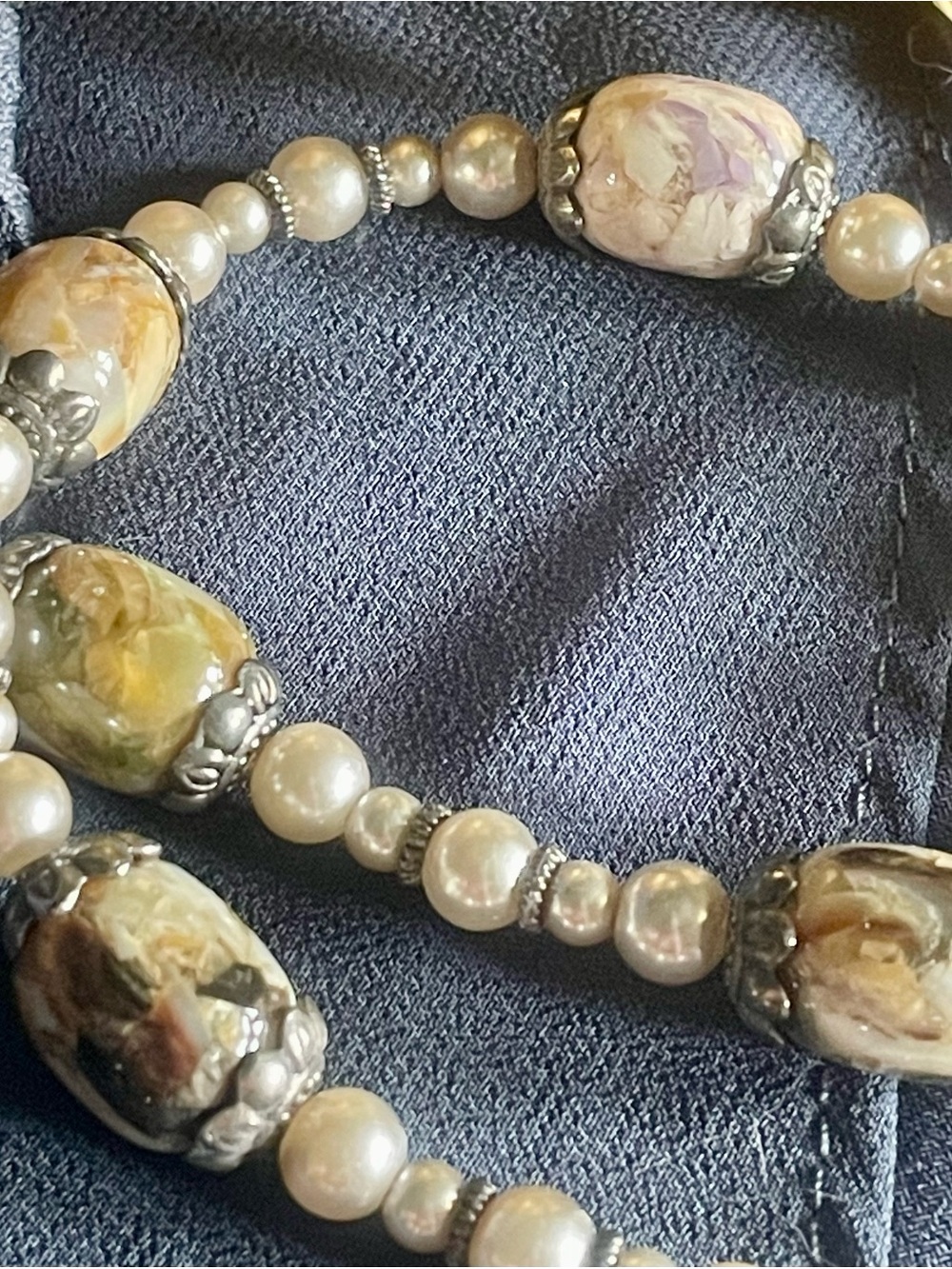Vintage Pearl and Shell Bead Necklace with New RMN Mother of Pearl Pendant - Picture 5 of 8